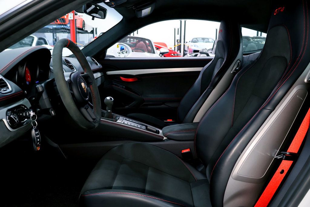 2023 Porsche 718 GT4 MANUAL CARRERA WHITE...4,855 Miles...Rare 6sp Manual  - 22961363 - 23