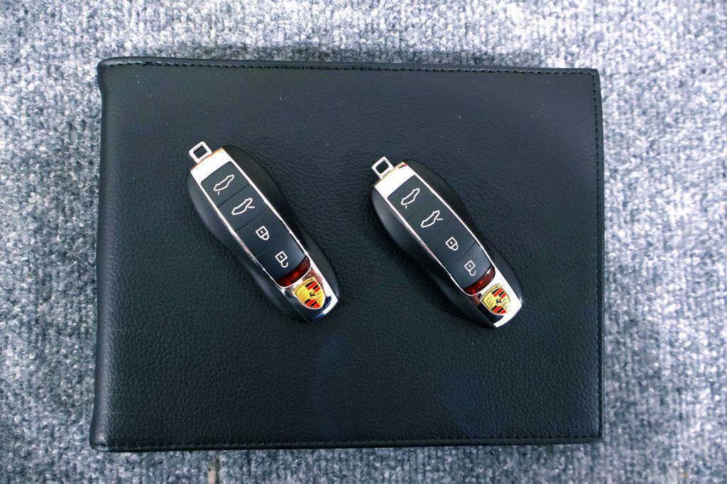 2023 Porsche 718 GT4 MANUAL CARRERA WHITE...4,855 Miles...Rare 6sp Manual  - 22961363 - 38