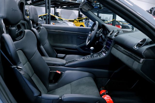 2023 Porsche 718 SPYDER Manual ARCTIC GREY...890 Miles...Rare 6sp Manual  - 22900830 - 20