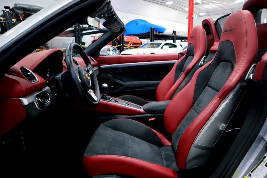 2023 Porsche 718 SPYDER Manual GT SILVER...3,513 Miles...Rare 6sp Manual  - 22783460 - 24