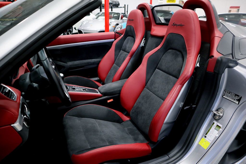 2023 Porsche 718 SPYDER Manual GT SILVER...3,513 Miles...Rare 6sp Manual  - 22783460 - 25