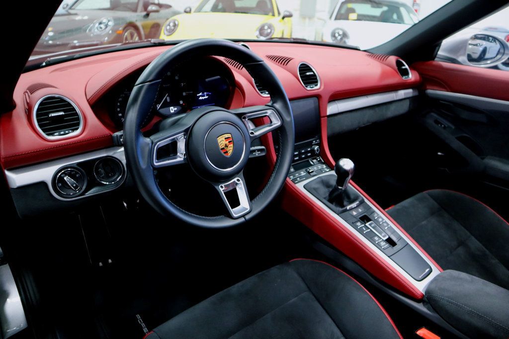 2023 Porsche 718 SPYDER Manual GT SILVER...3,513 Miles...Rare 6sp Manual  - 22783460 - 29