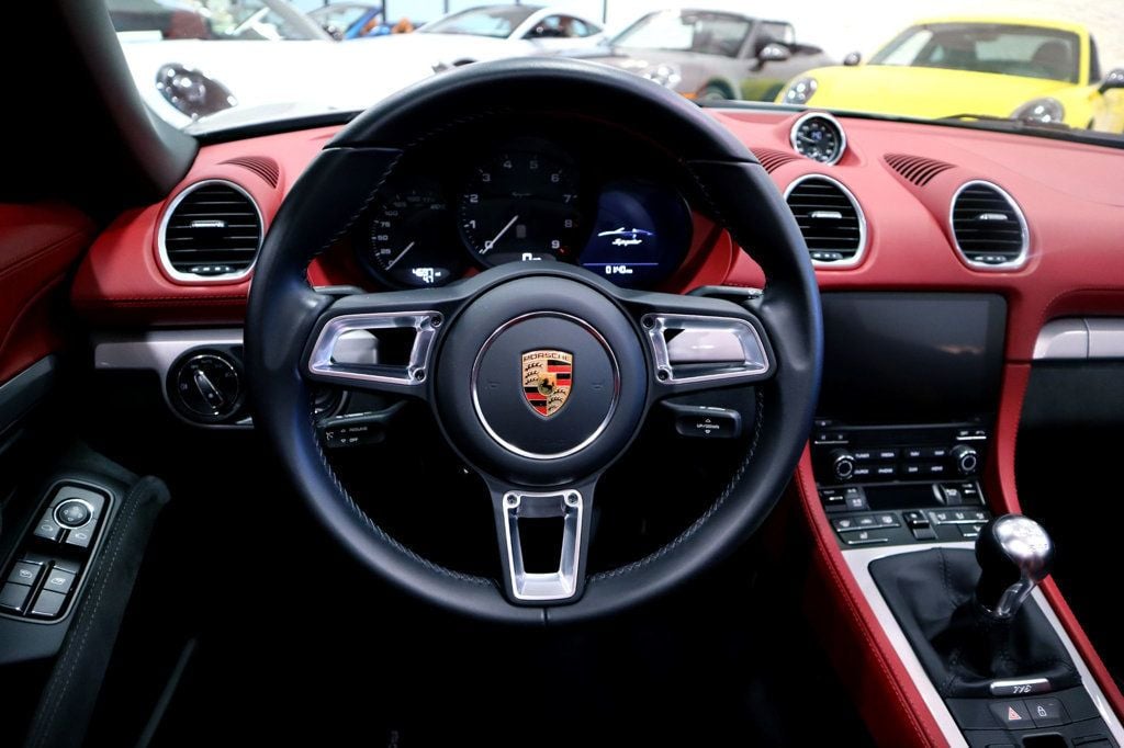 2023 Porsche 718 SPYDER Manual GT SILVER...3,513 Miles...Rare 6sp Manual  - 22783460 - 30