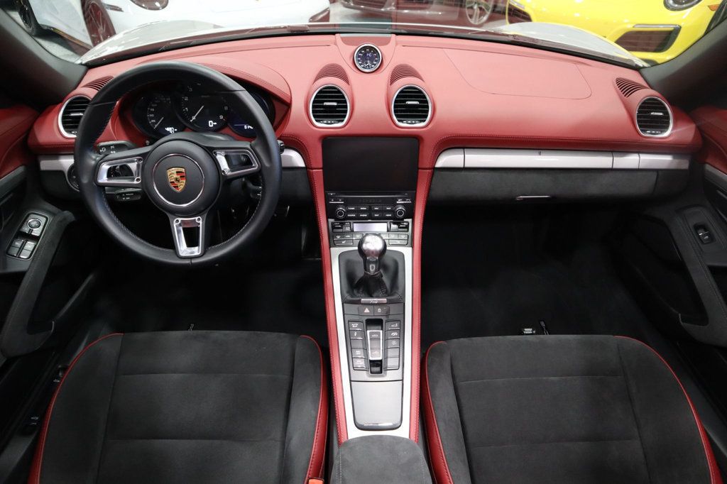 2023 Porsche 718 SPYDER Manual GT SILVER...3,513 Miles...Rare 6sp Manual  - 22783460 - 31