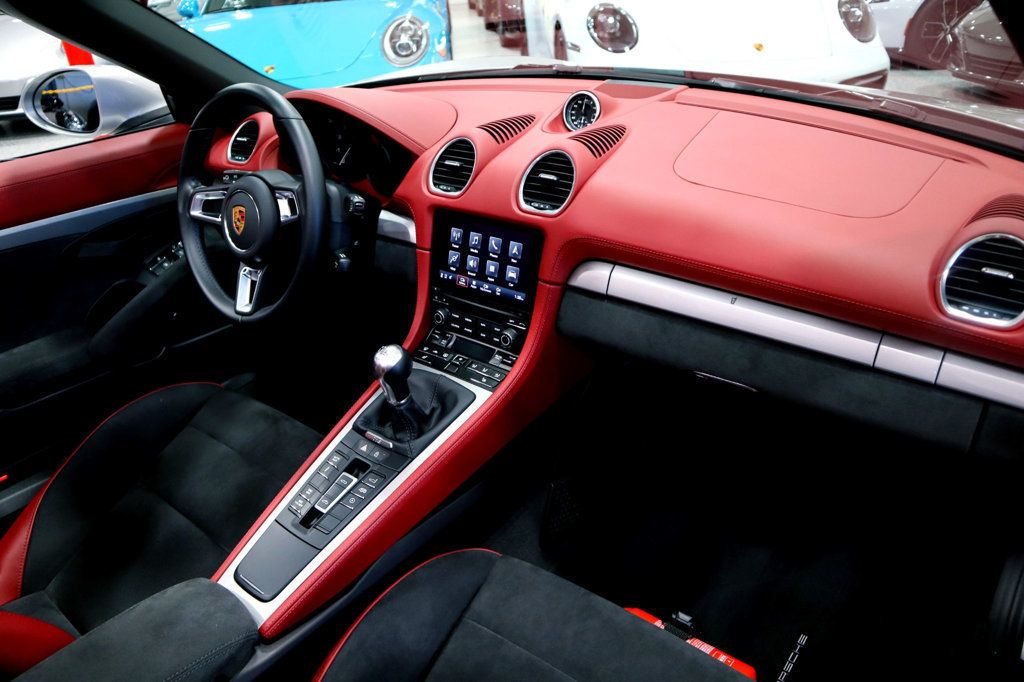 2023 Porsche 718 SPYDER Manual GT SILVER...3,513 Miles...Rare 6sp Manual  - 22783460 - 33