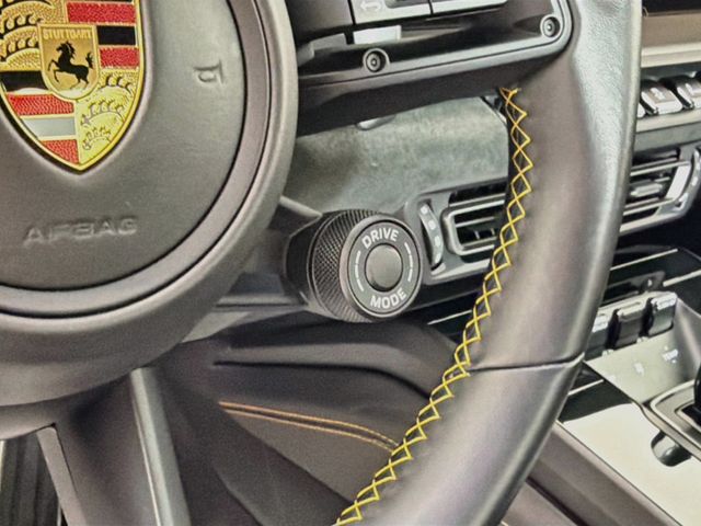 2023 Porsche 911 Carrera GTS Coupe - 23060425 - 16