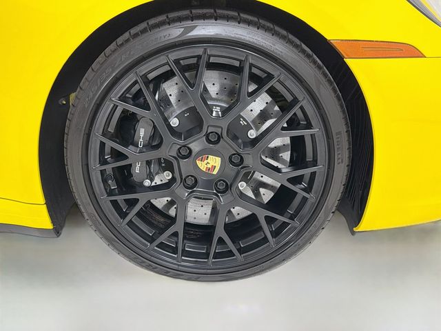 2023 Porsche 911 Carrera GTS Coupe - 23060425 - 32
