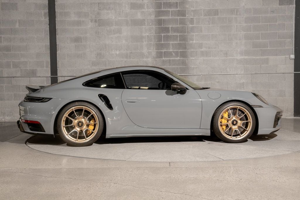 Porsche 911 photo 2