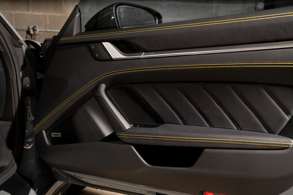 Porsche 911 photo 31