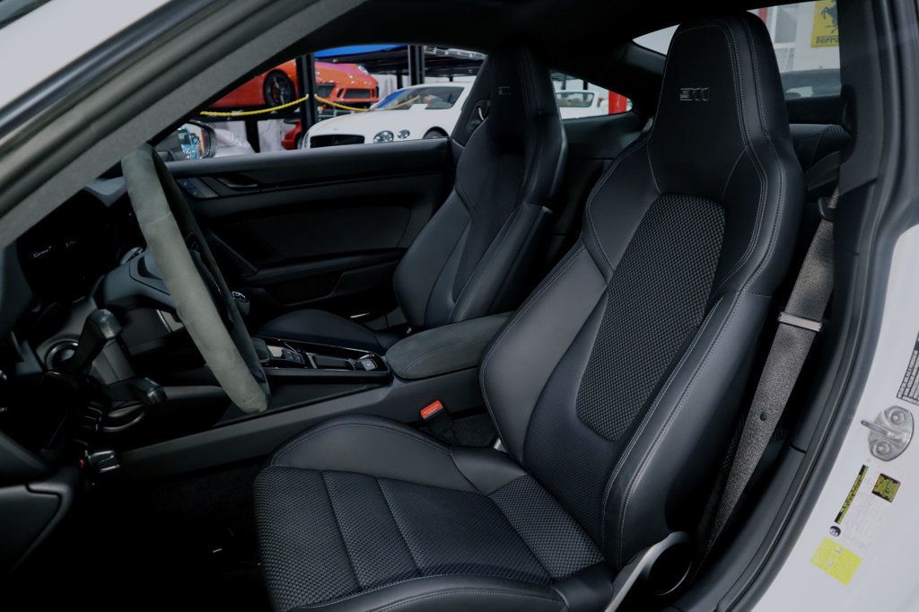 2023 Porsche 911 T photo 21