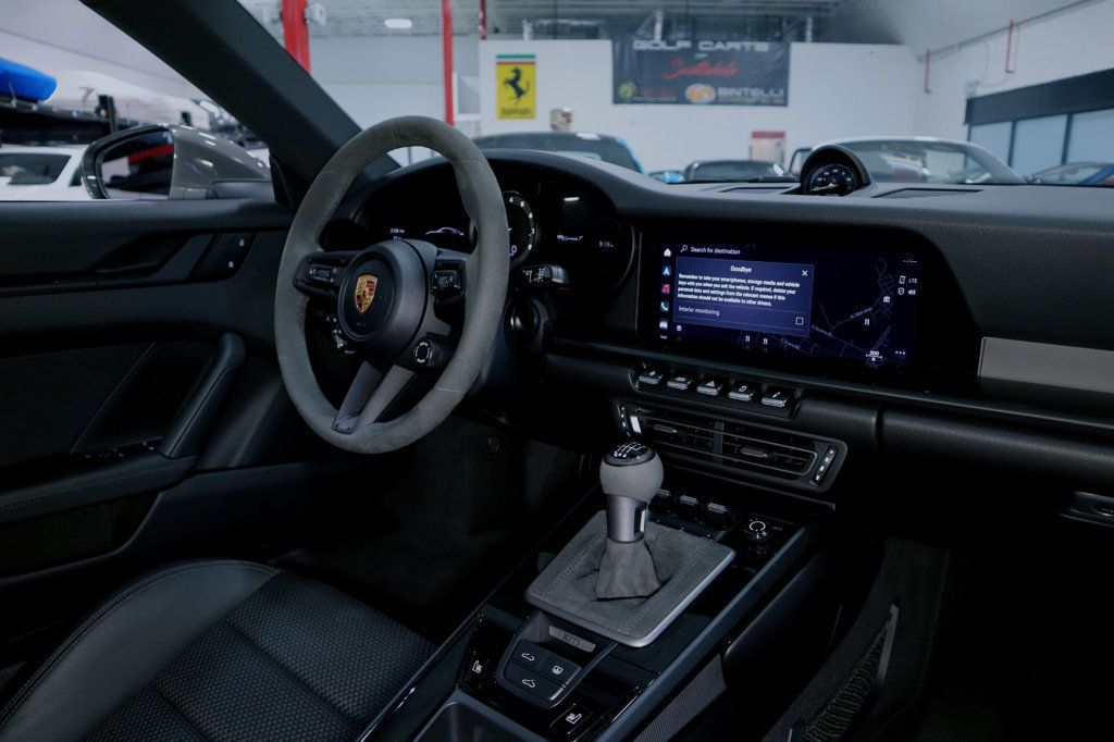 2023 Porsche 911 T photo 27