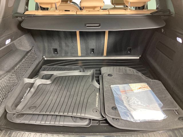 2023 Porsche Cayenne   - 22978787 - 17