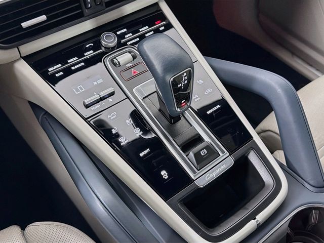 2023 Porsche Cayenne   - 23056235 - 19
