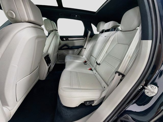 2023 Porsche Cayenne   - 23056235 - 23