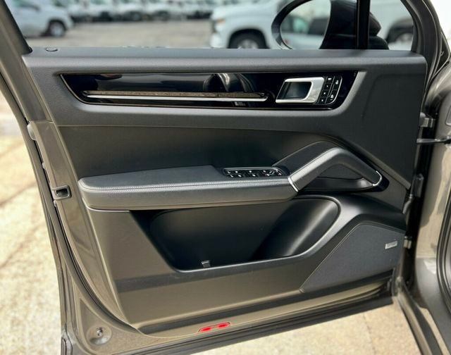 2023 Porsche Cayenne Base - 23080741 - 12