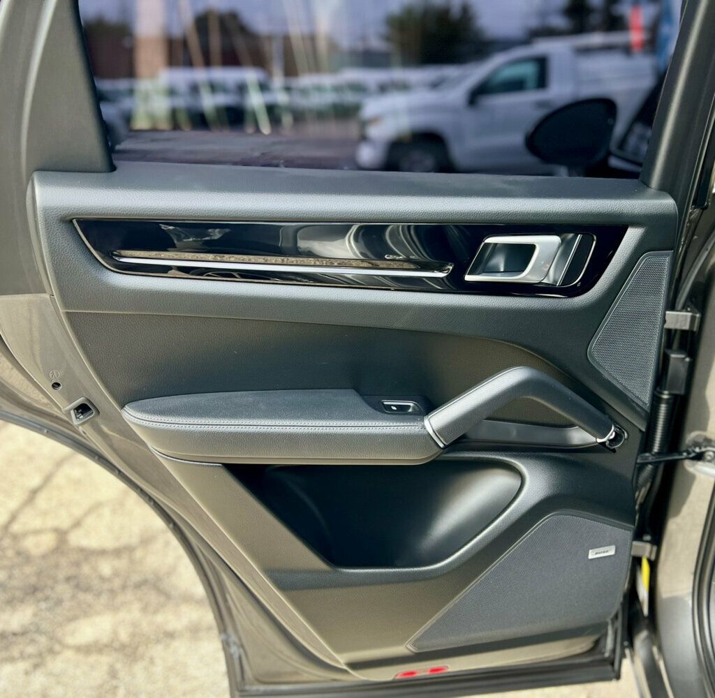 2023 Porsche Cayenne Base - 23080741 - 16