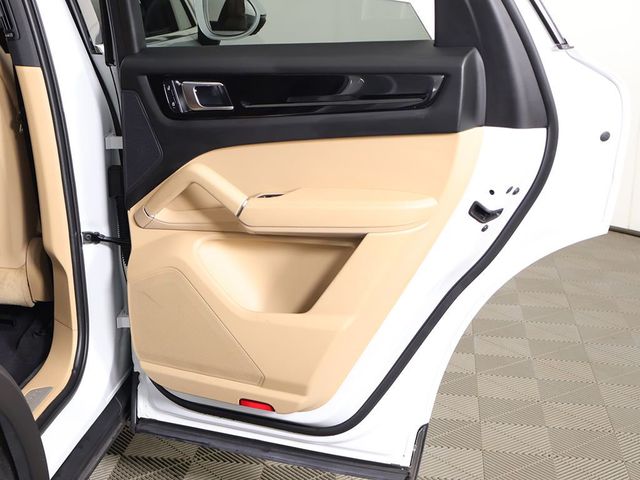 2023 Porsche Cayenne Base - 23018303 - 29
