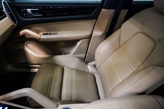 2023 Porsche Cayenne Base - 23063393 - 29