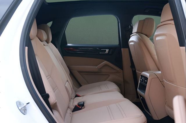 2023 Porsche Cayenne Base - 22992624 - 12