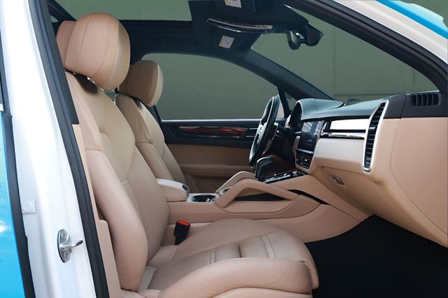 2023 Porsche Cayenne Base - 22992624 - 13