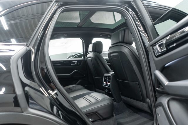 2023 Porsche Cayenne Base - 23081707 - 12