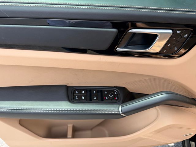 2023 Porsche Cayenne GTS - Photo 20