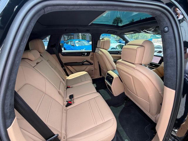 2023 Porsche Cayenne GTS - Photo 25