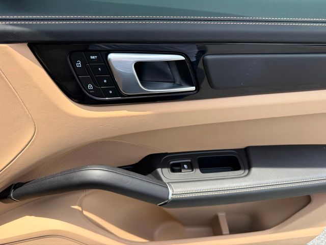 2023 Porsche Cayenne GTS - Photo 31