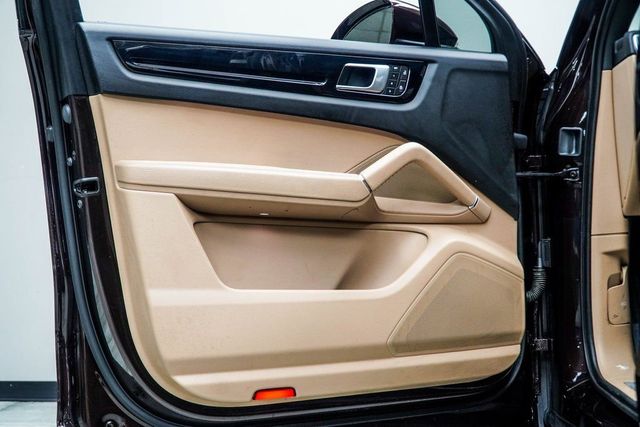 2023 Porsche Cayenne Coupe - 22990271 - 35