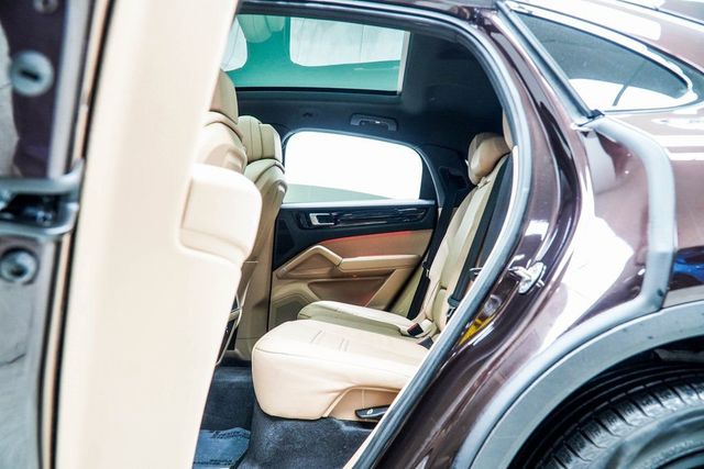 2023 Porsche Cayenne Coupe - 22990271 - 40