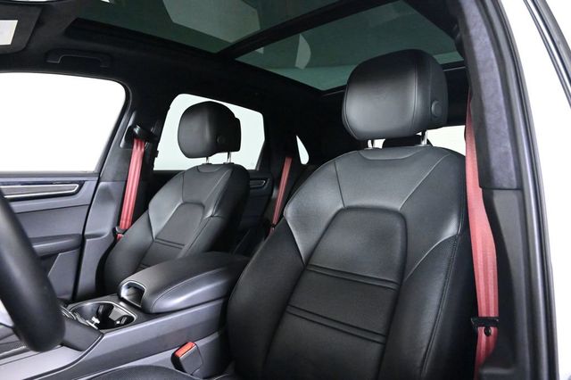 2023 Porsche Cayenne GTS - 23029400 - 4