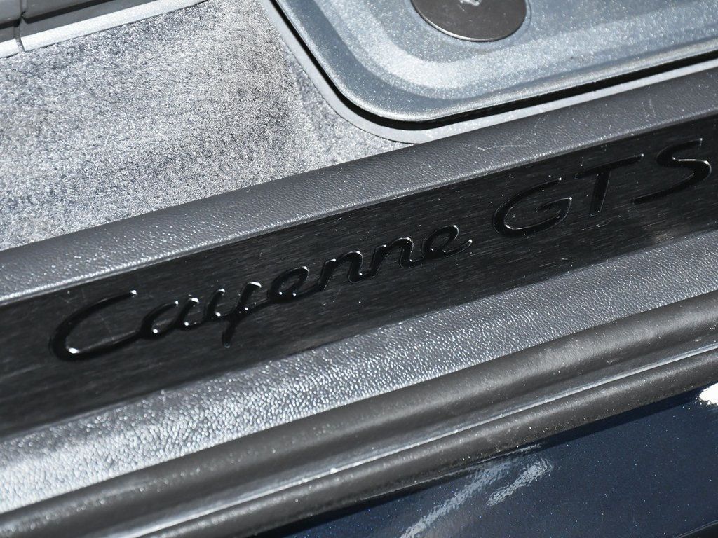2023 Porsche Cayenne GTS photo 13
