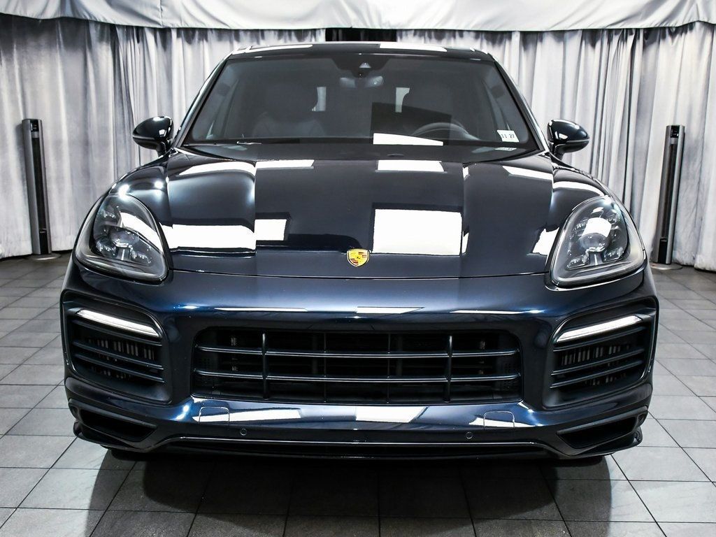 2023 Porsche Cayenne GTS photo 2