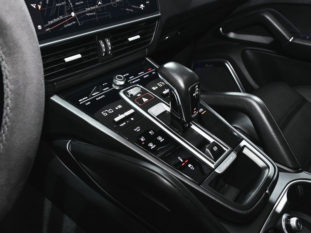 2023 Porsche Cayenne GTS photo 41