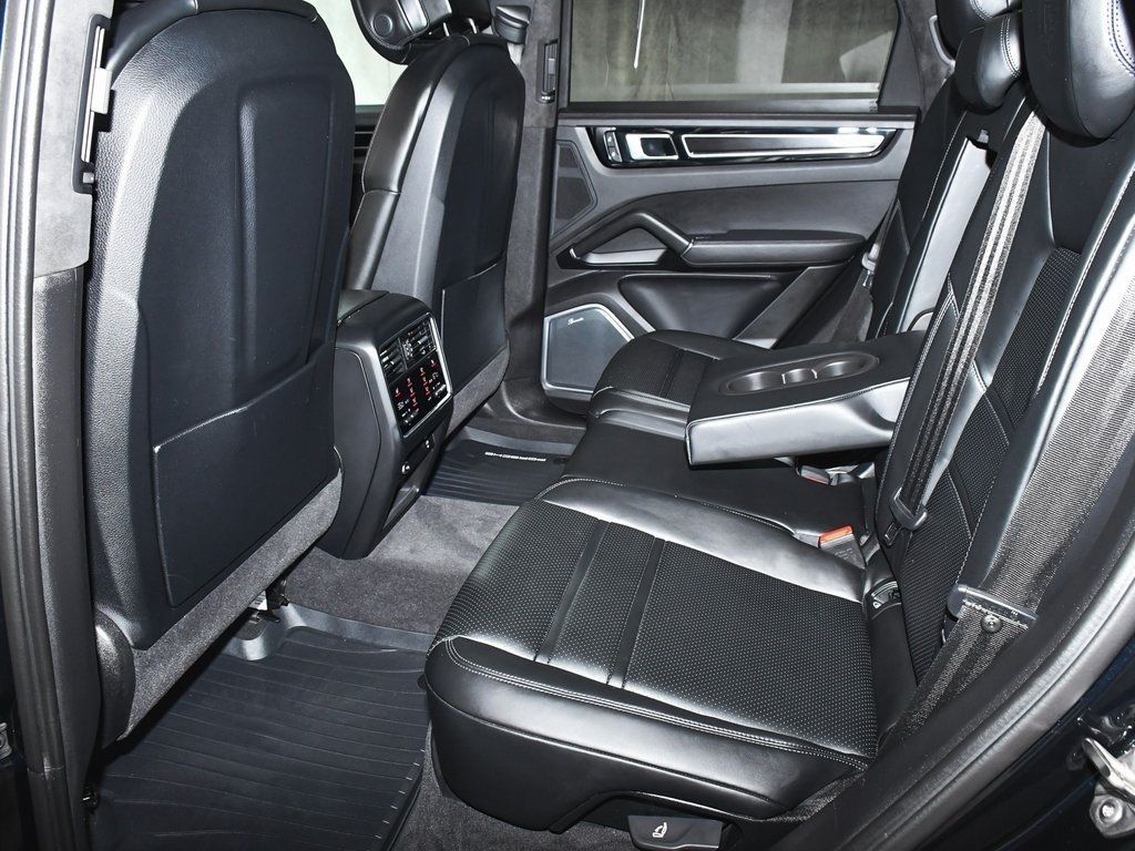 2023 Porsche Cayenne GTS photo 48
