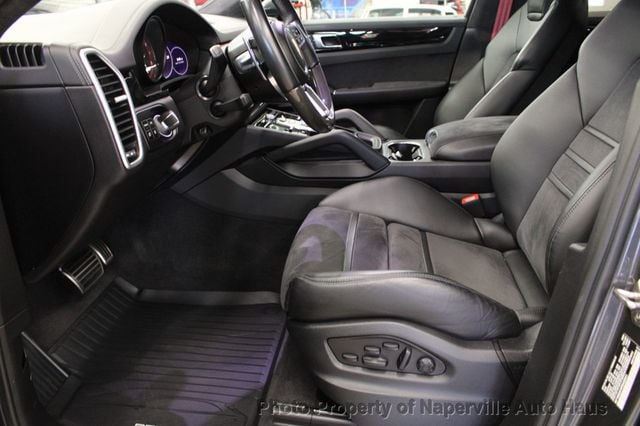 2023 Porsche Cayenne GTS Coupe - 23053312 - 11