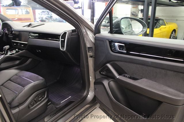 2023 Porsche Cayenne GTS Coupe - 23053312 - 38