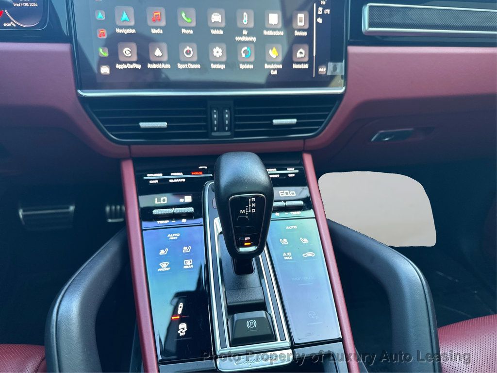 Porsche Cayenne photo 14