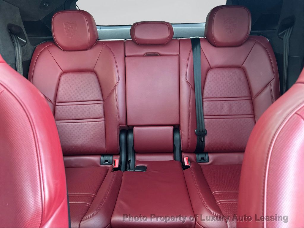 Porsche Cayenne photo 15