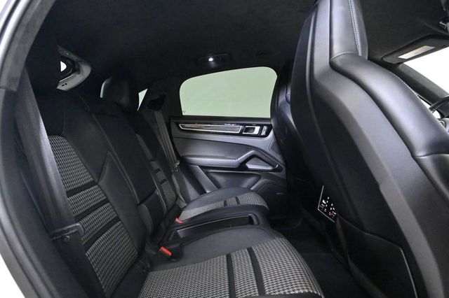 2023 Porsche Cayenne GTS Coupe - 23016769 - 18