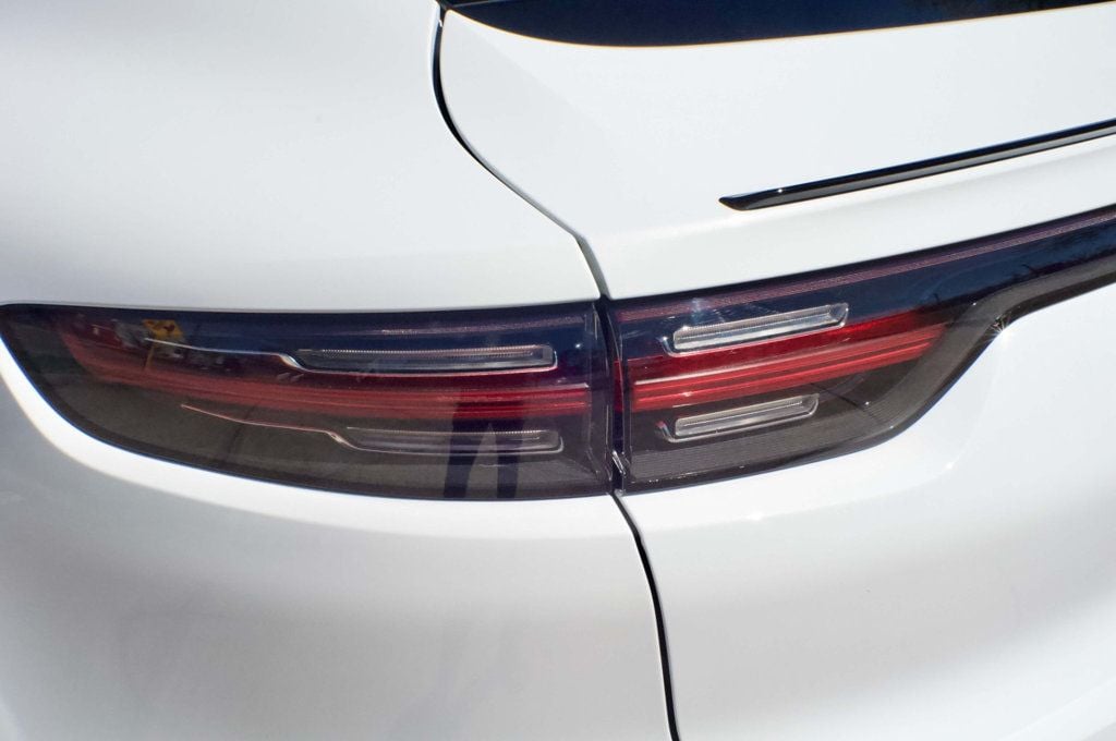 2023 Porsche Cayenne MSRP$113080/PlatinumEdition/HybridCoupe/SoftCloseDoors/NAV - 22996225 - 12