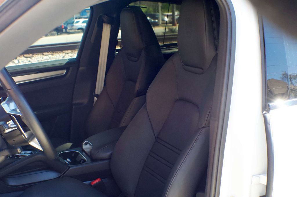 2023 Porsche Cayenne MSRP$113080/PlatinumEdition/HybridCoupe/SoftCloseDoors/NAV - 22996225 - 19