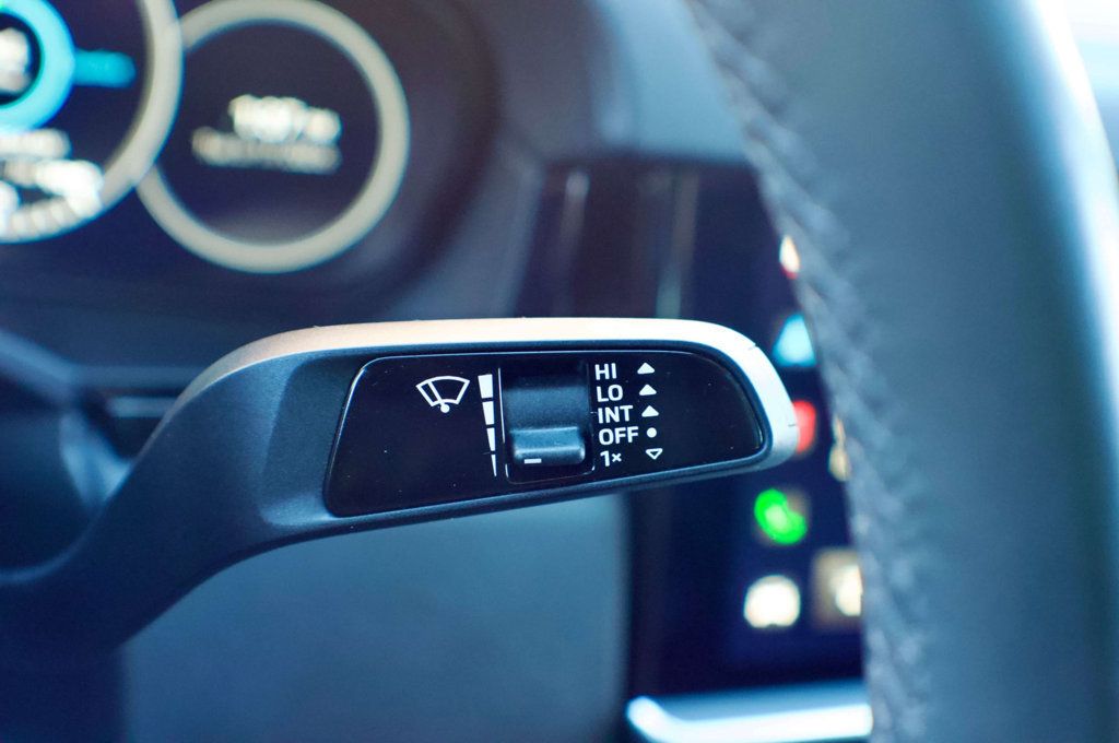 2023 Porsche Cayenne MSRP$113080/PlatinumEdition/HybridCoupe/SoftCloseDoors/NAV - 22996225 - 24