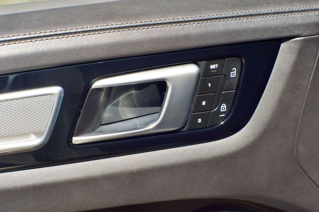 2023 Porsche Cayenne MSRP$113080/PlatinumEdition/HybridCoupe/SoftCloseDoors/NAV - 22996225 - 36