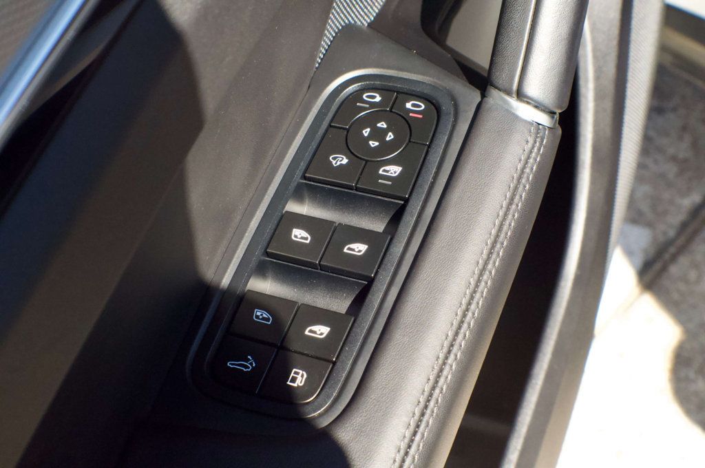 2023 Porsche Cayenne MSRP$113080/PlatinumEdition/HybridCoupe/SoftCloseDoors/NAV - 22996225 - 38