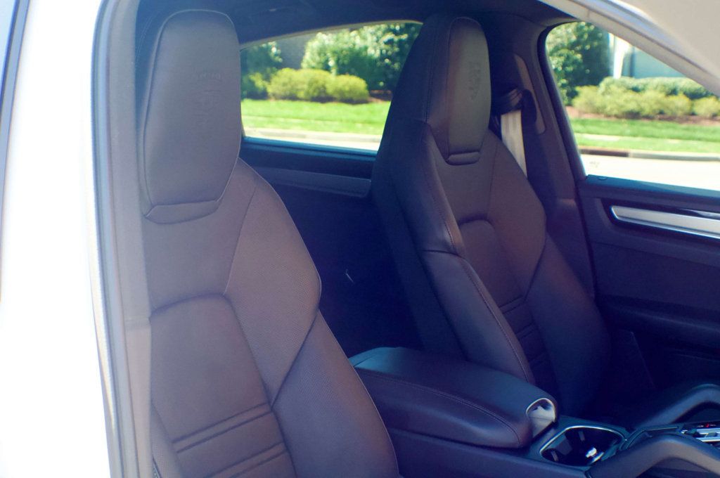 2023 Porsche Cayenne MSRP$113080/PlatinumEdition/HybridCoupe/SoftCloseDoors/NAV - 22996225 - 44