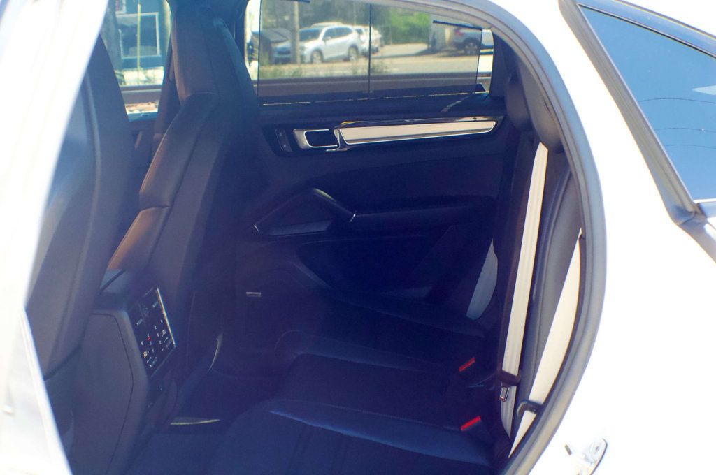 2023 Porsche Cayenne MSRP$113080/PlatinumEdition/HybridCoupe/SoftCloseDoors/NAV - 22996225 - 47