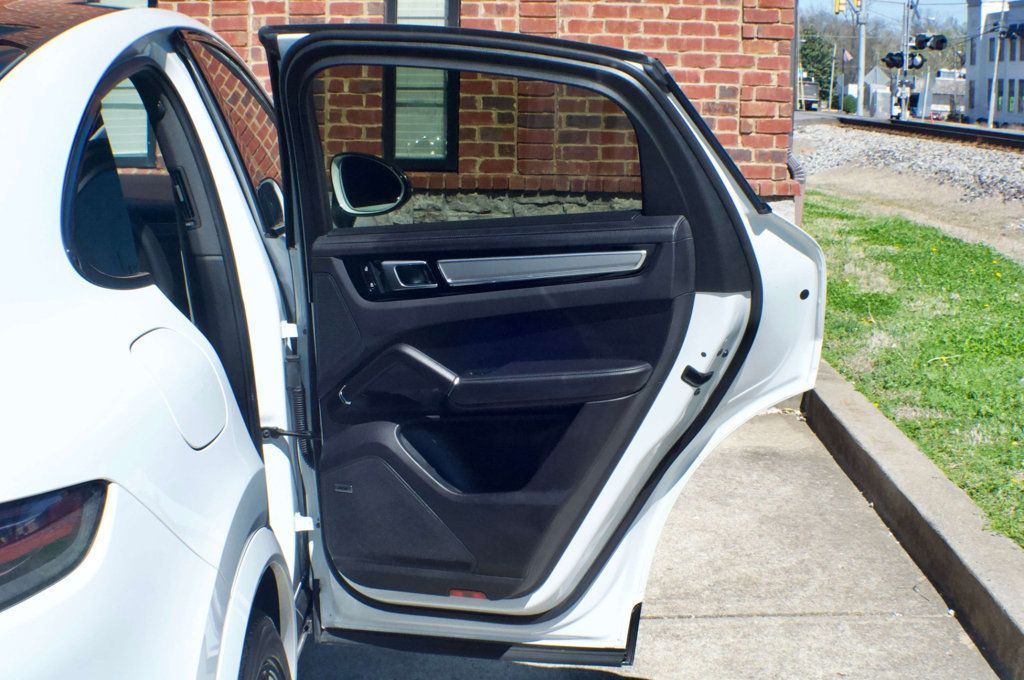 2023 Porsche Cayenne MSRP$113080/PlatinumEdition/HybridCoupe/SoftCloseDoors/NAV - 22996225 - 50