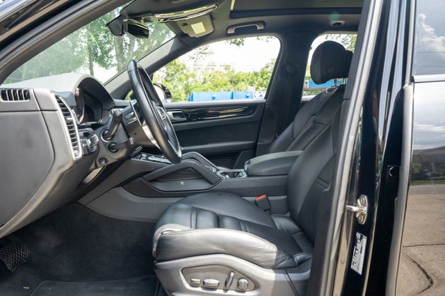 2023 Porsche Cayenne MSRP$87080/PlatinumEdition/Heated&CooledSeats/SoftCloseDoors - 23026480 - 16