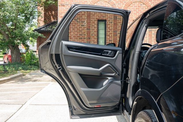 2023 Porsche Cayenne MSRP$87080/PlatinumEdition/Heated&CooledSeats/SoftCloseDoors - 23026480 - 28
